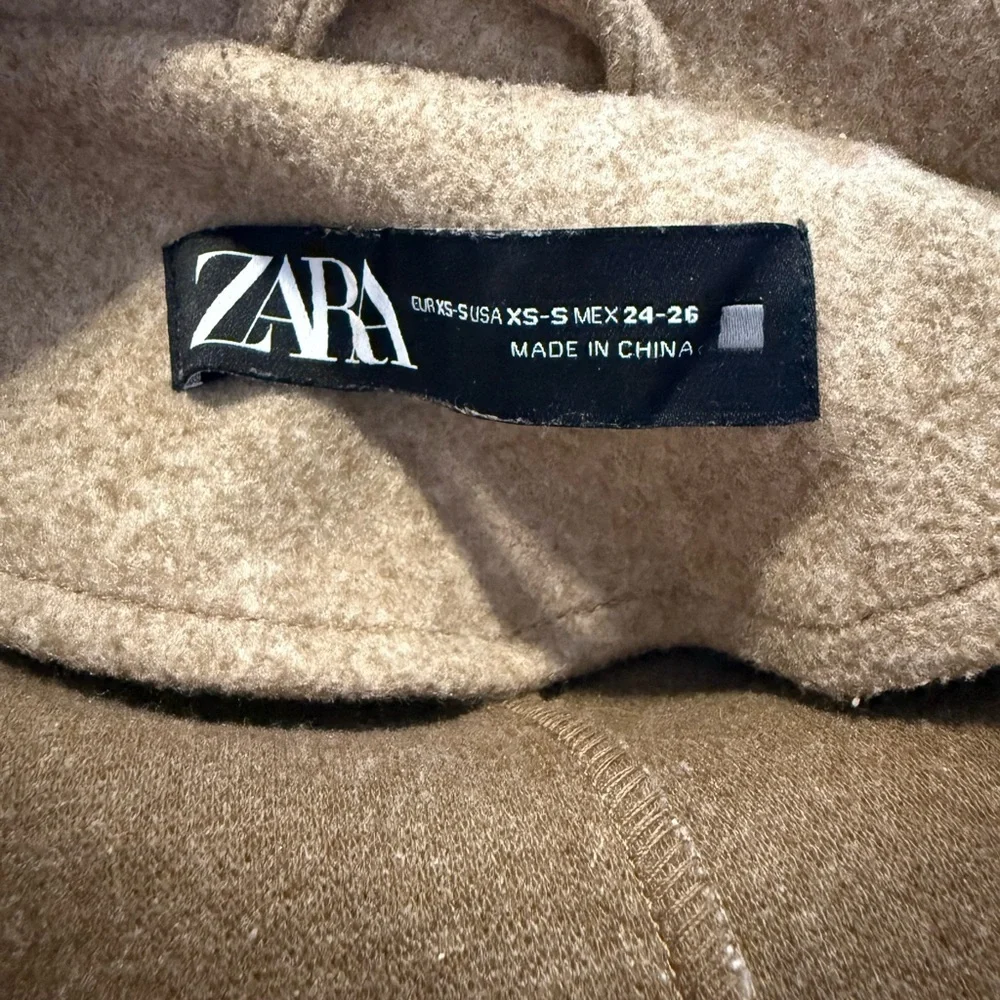 Zara Women's Beige Vest with Pockets - Picture 4 of 5